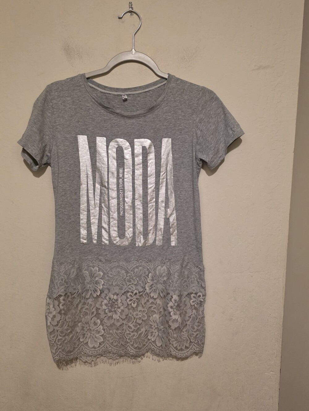 Women's Gray MODA steven miesel  Lace Hem Crew Neck Short Sleeve T-Shirt S
